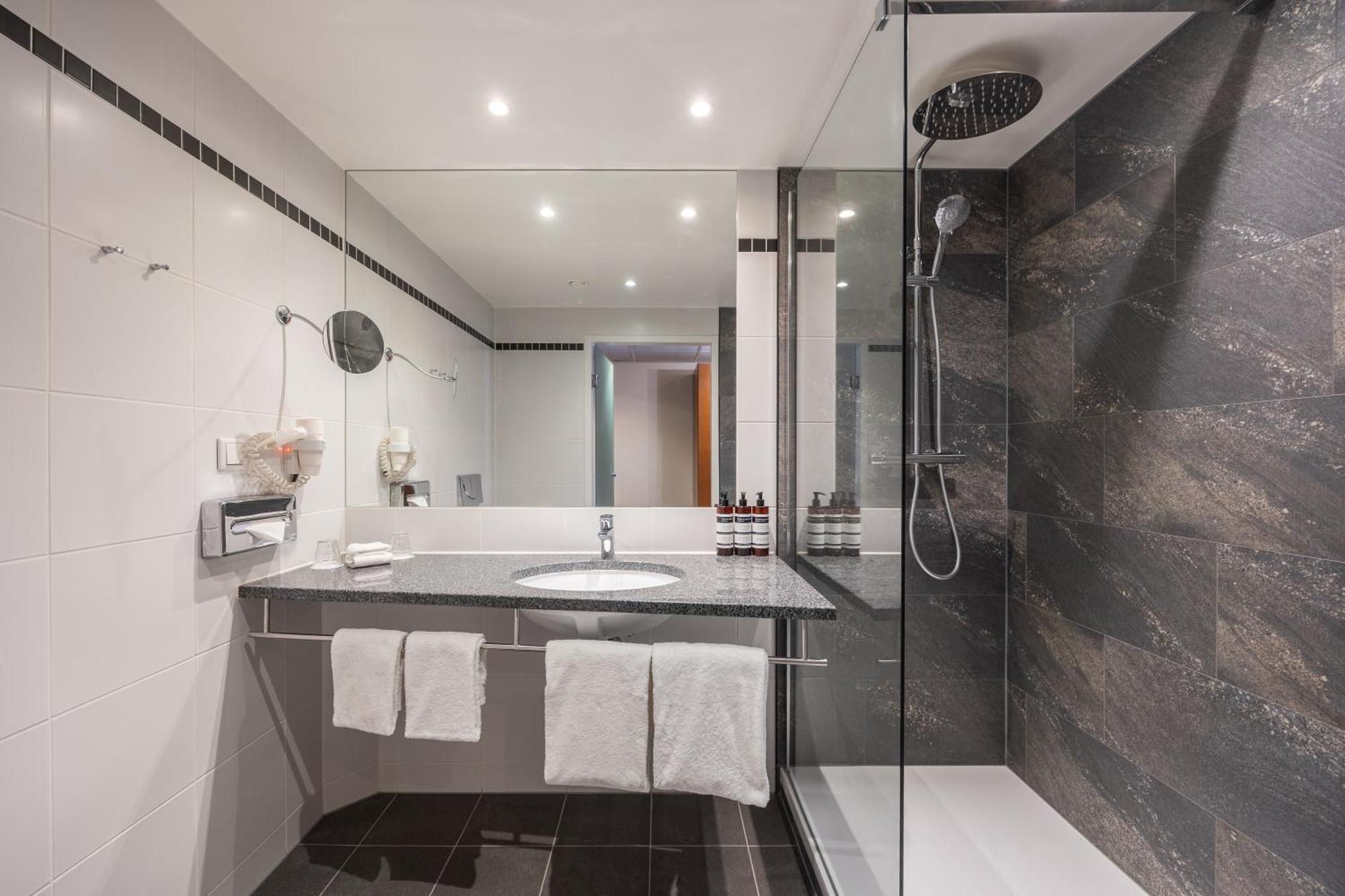 Executive Room,1695317649:JPEG